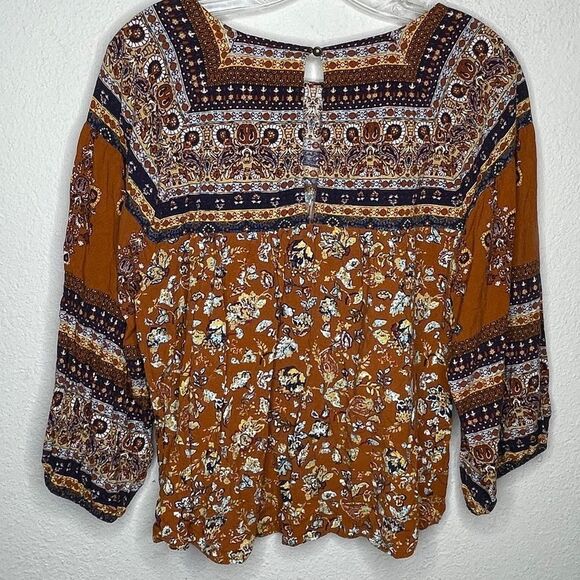 Eyeshadow Top - Picture 4 of 7